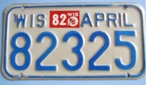 WISCONSIN MOTORCYCLE LICENSE PLATE 1982
