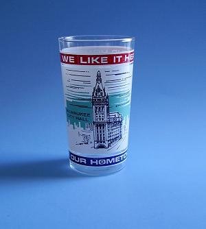 RARE MILWAUKEE COMMEMORATIVE GLASS CITY HALL "WE LIKE IT HERE" 70'S