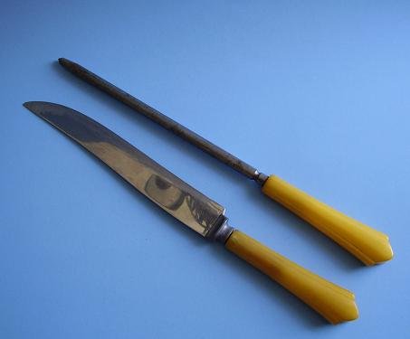 VINTAGE BUTTERSCOTCH BAKELITE KNIFE AND STEEL
