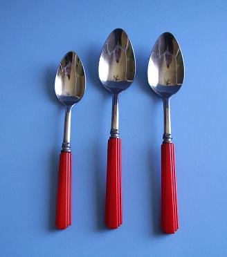 3 PIECES VINTAGE RED BAKELITE FLATWARE