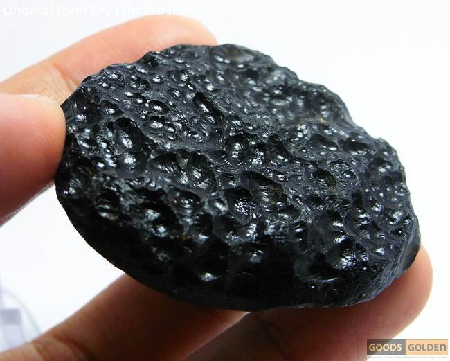 41.3 g. BUBBLE SKIN TEKTITE METEORITE Y08
