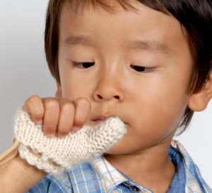Thumb Sucking Baby / Toddler Mitten - Beige, Size M: 3-4 Years