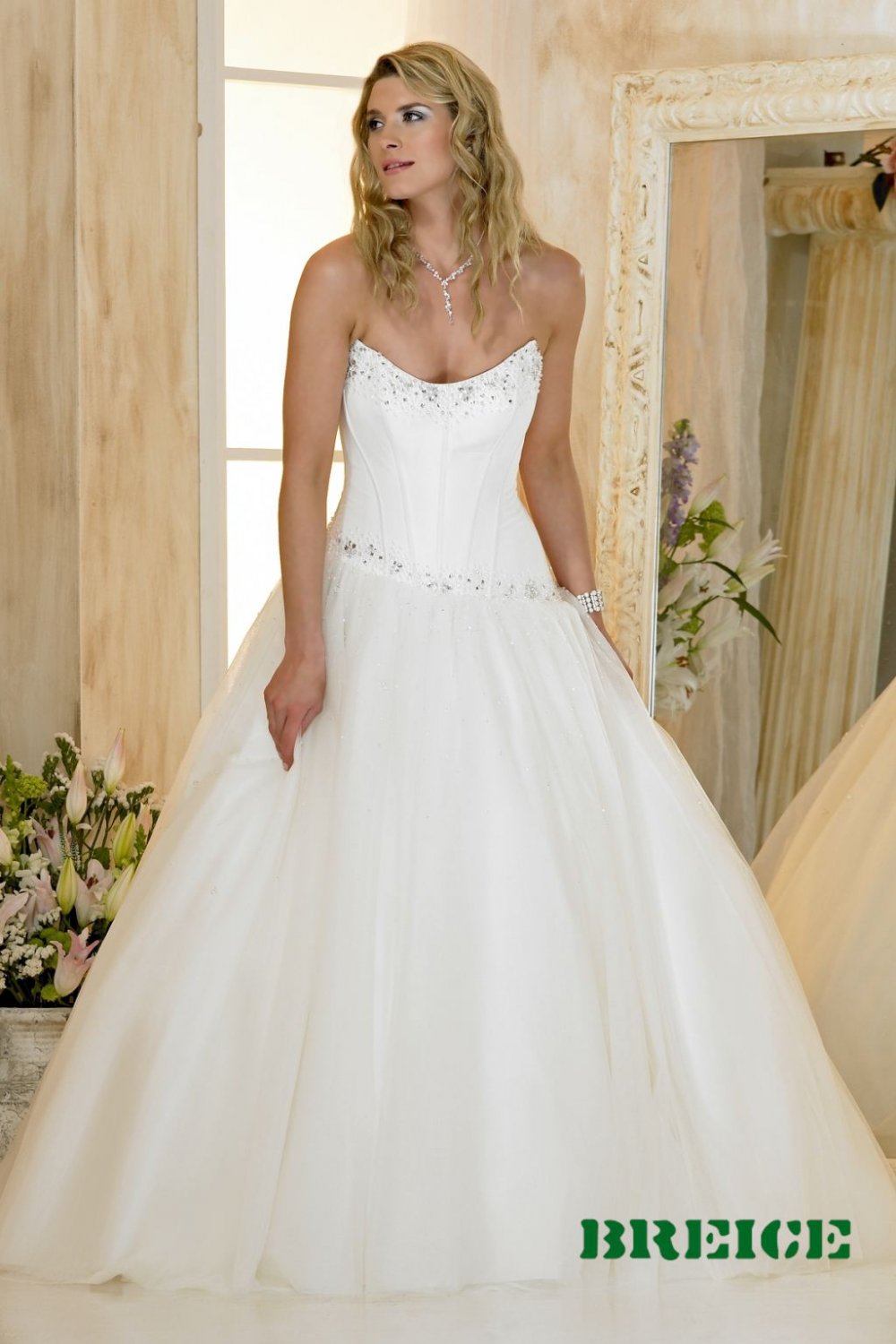 Custom made A-line strapless wedding dresses bridal gown AD001