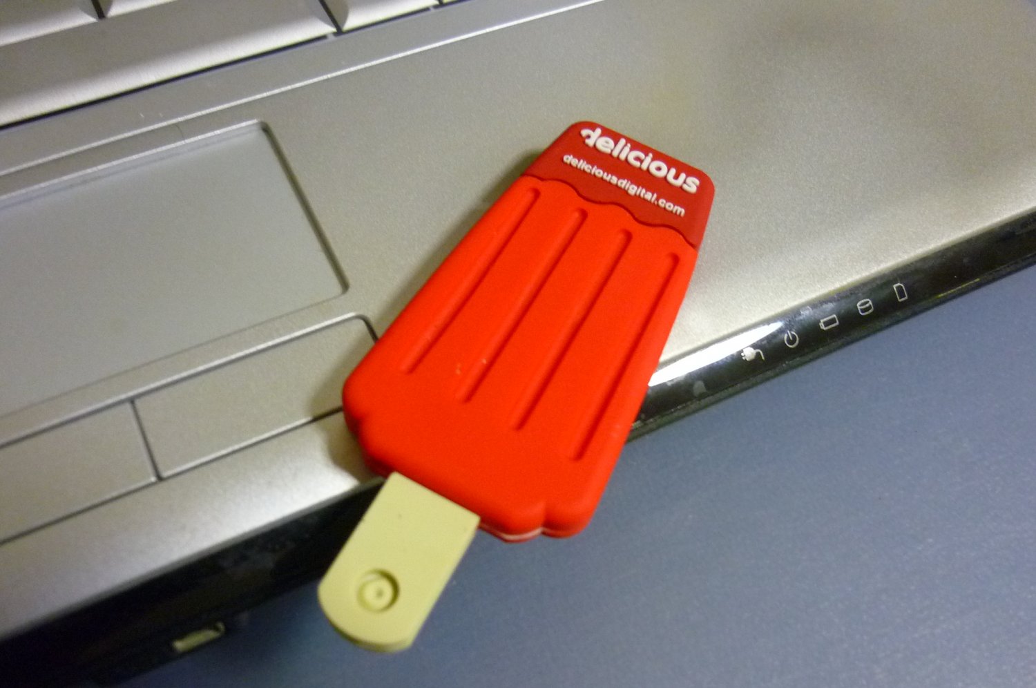 4GB CUTE ICE CREAM Flash Memory Stick Thumb Drive