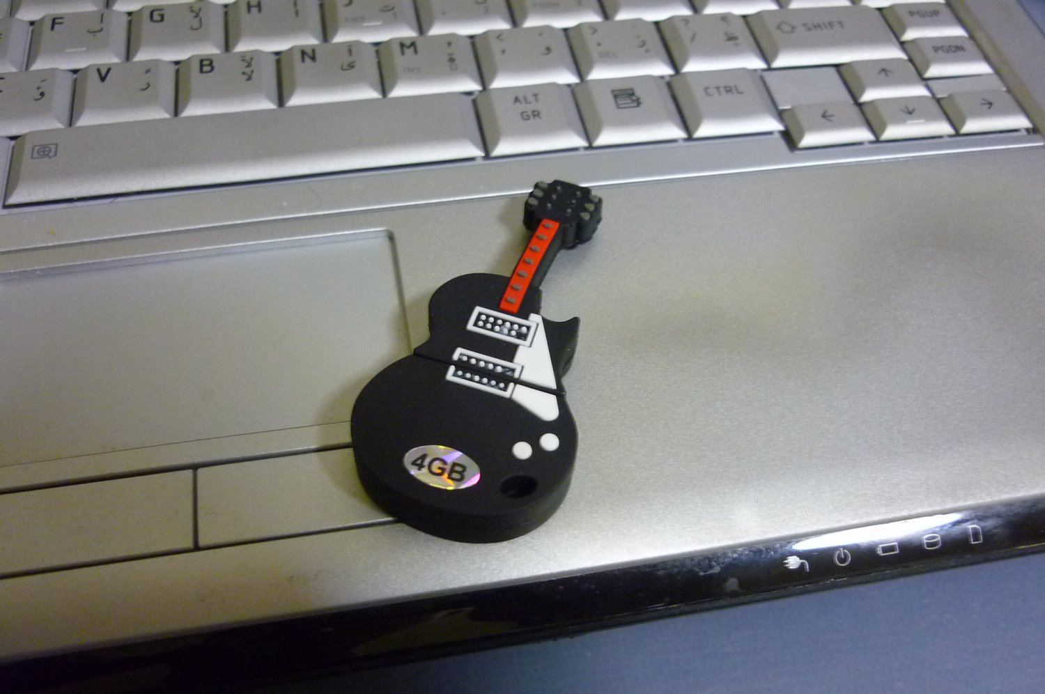 4GB COOL BLACK GUITAR Flash Memory Stick Thumb Drive
