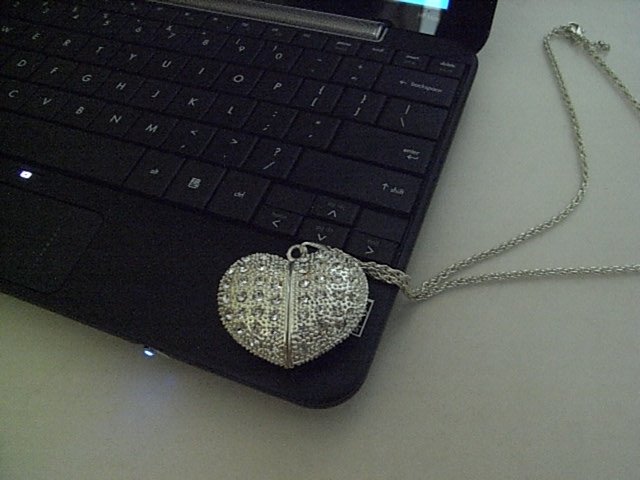 4GB SILVER HEART Flash Memory Stick Thumb Drive