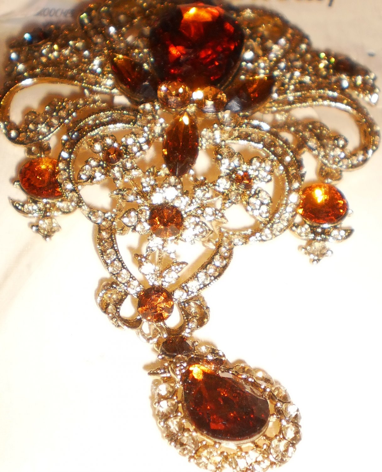gold rhinestone brooch/pin