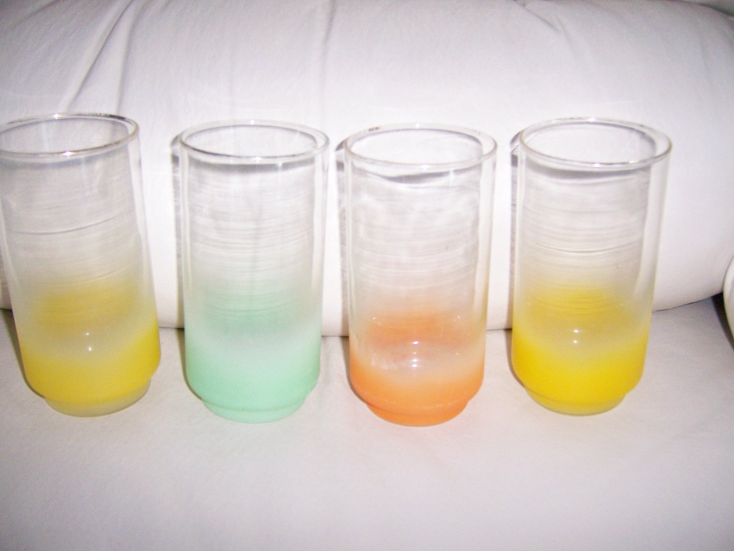 Set Of Four Colored Bottoms 16 oz Glasses