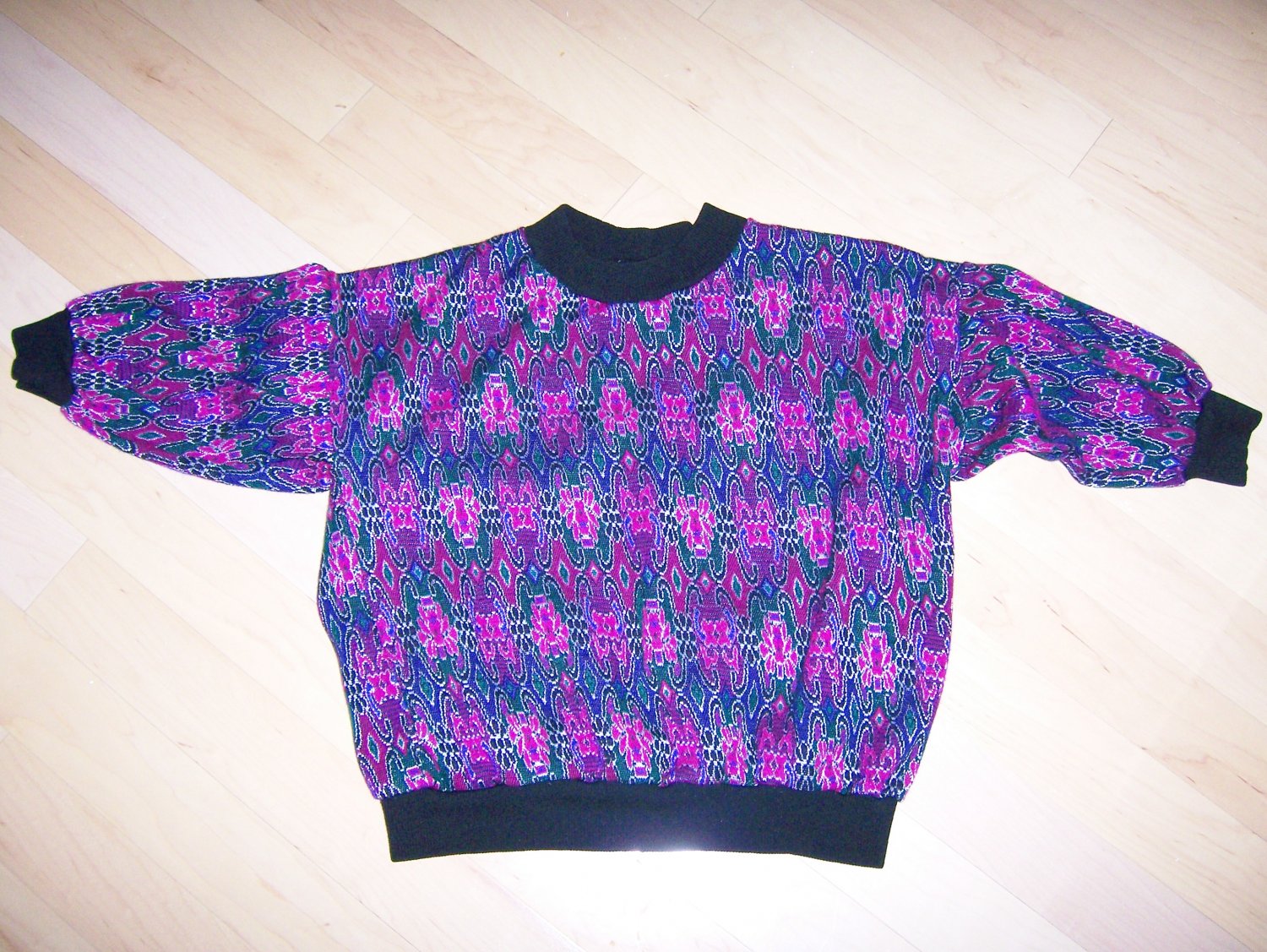 Misses Sweater Size 36 3/4 Sleeves BNK162