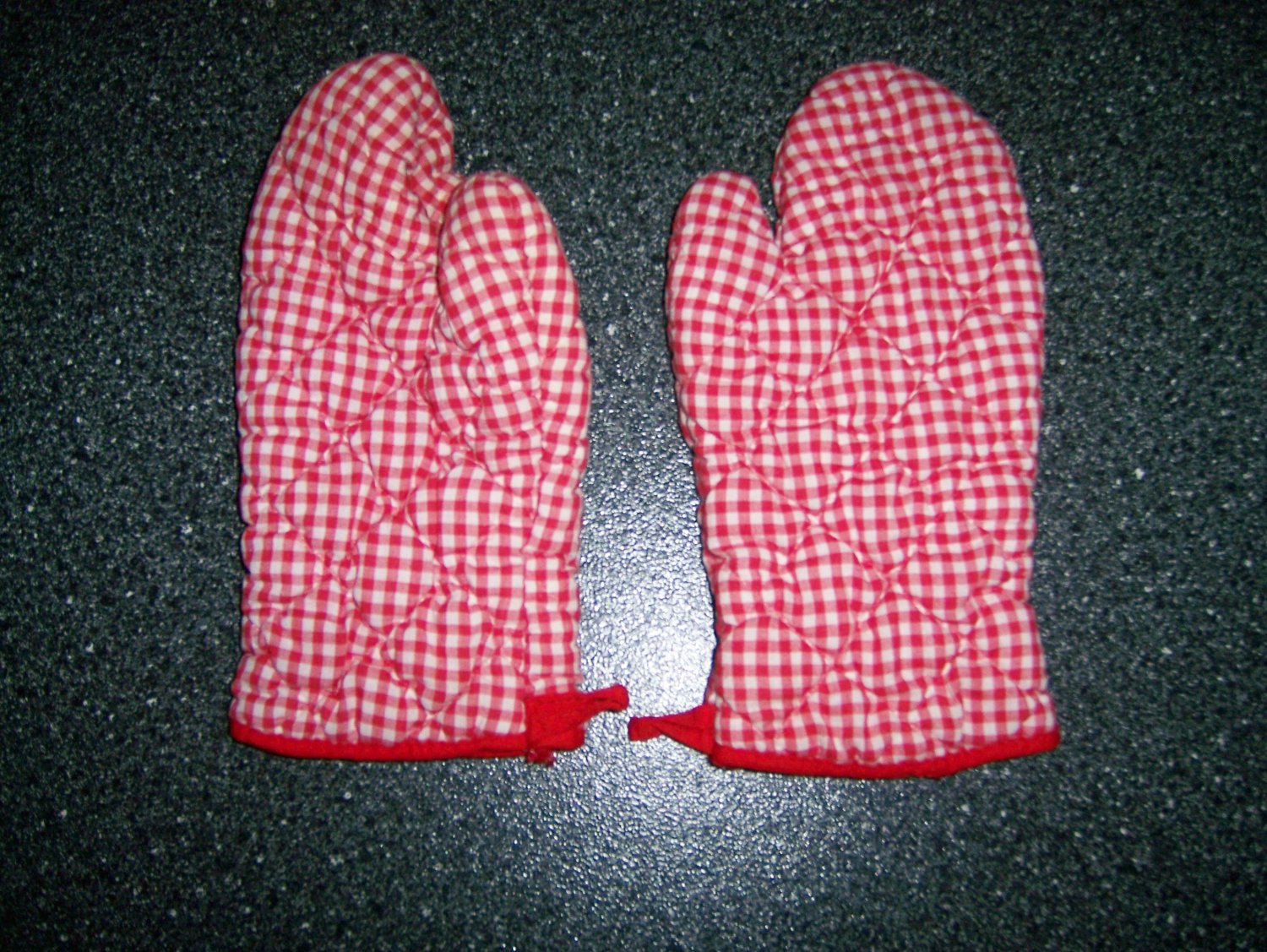 Pair Two Pot Holder Mitts Size 7-8 BNK201