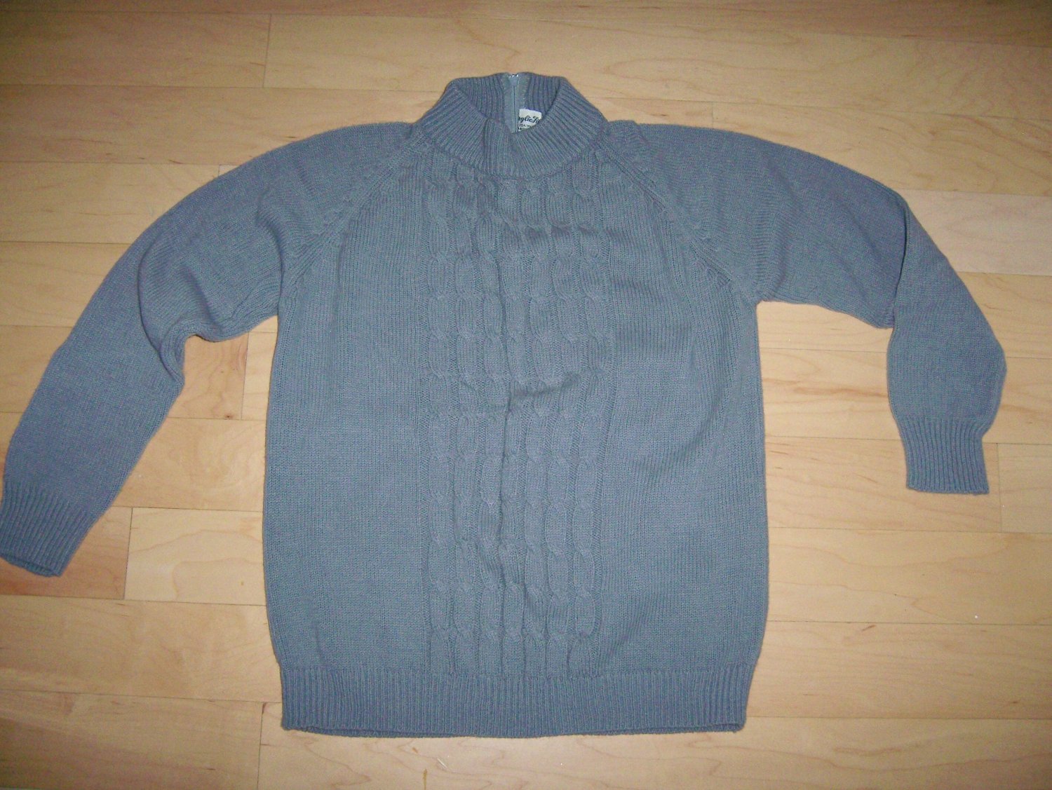 Gray Long Sleeve Sweater Size 34 BNK202