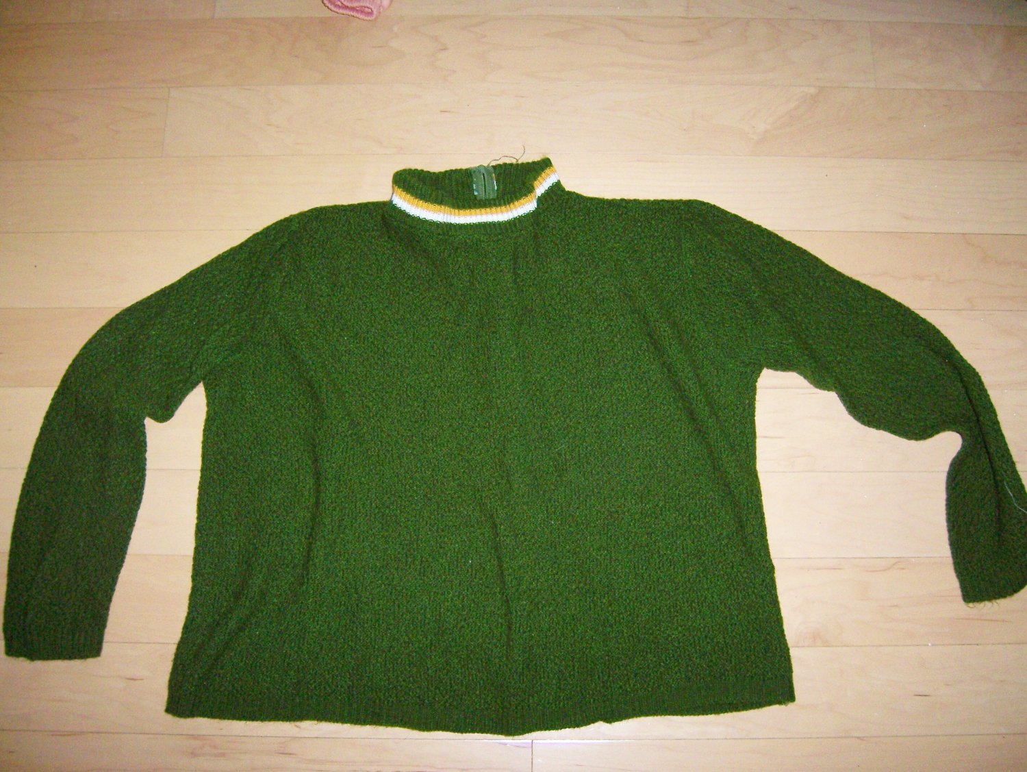 Green Long Sleeve Sweater Size 36 BNK203
