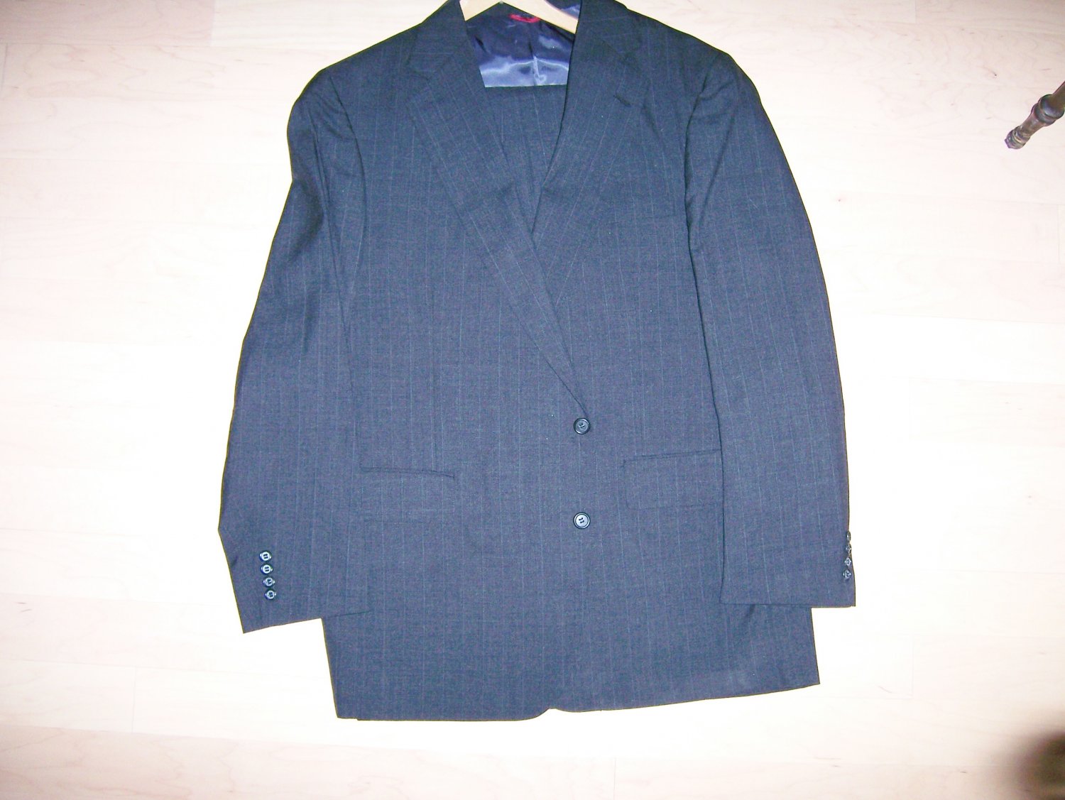 Men's Gray Suit Size 44 BNK273