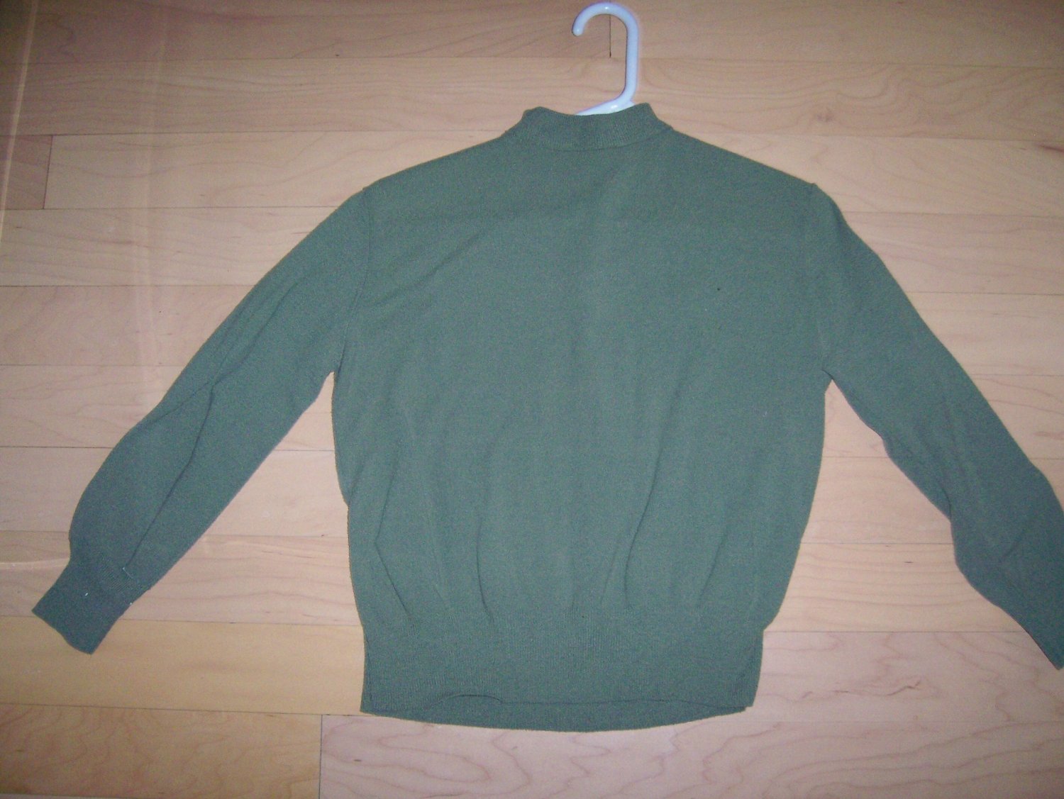 Ladies/misses Green Long Sleeve Sweater Size 36 BNK284