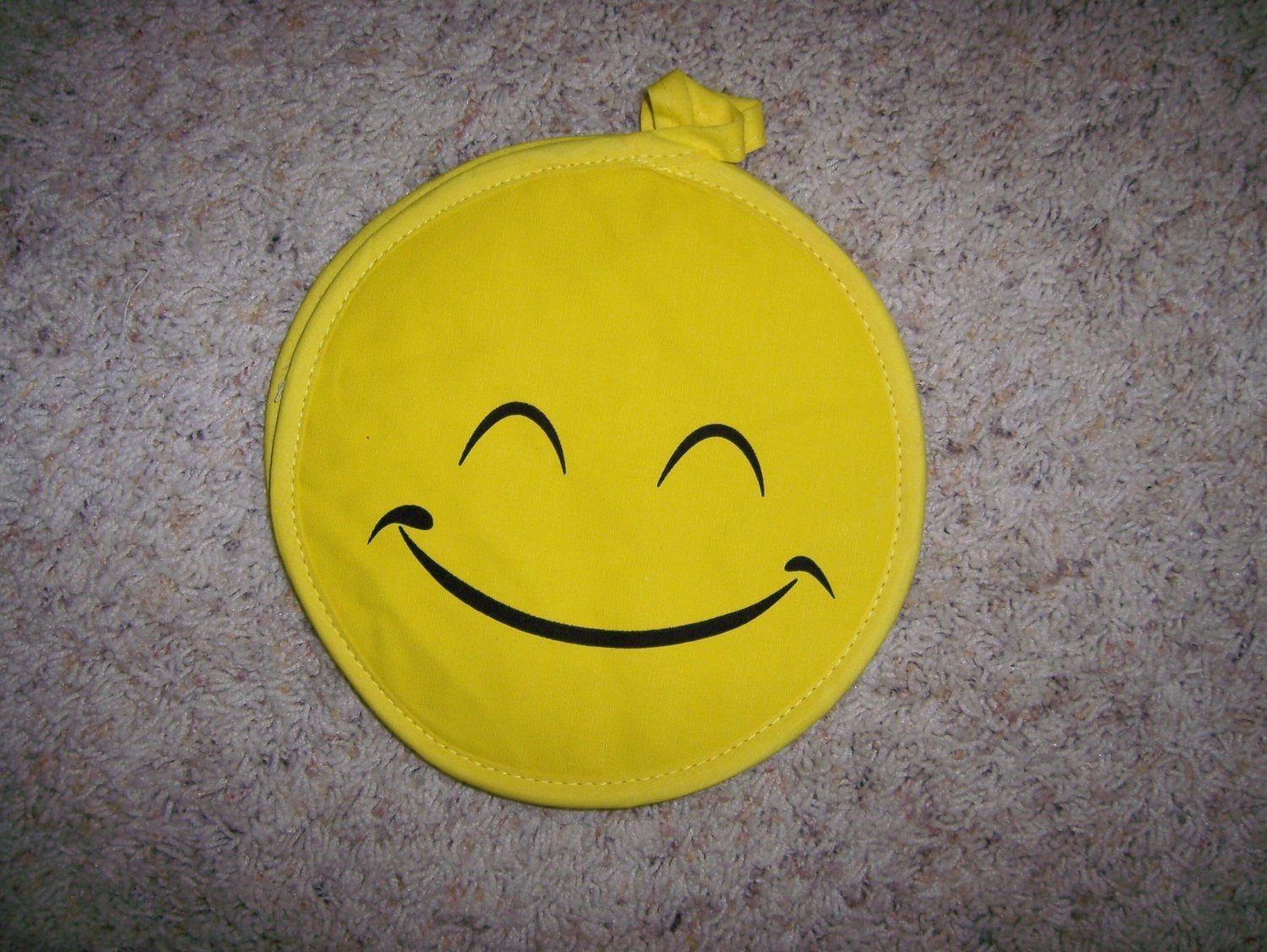 Pot Holders Pair Smiley Faces BNK605