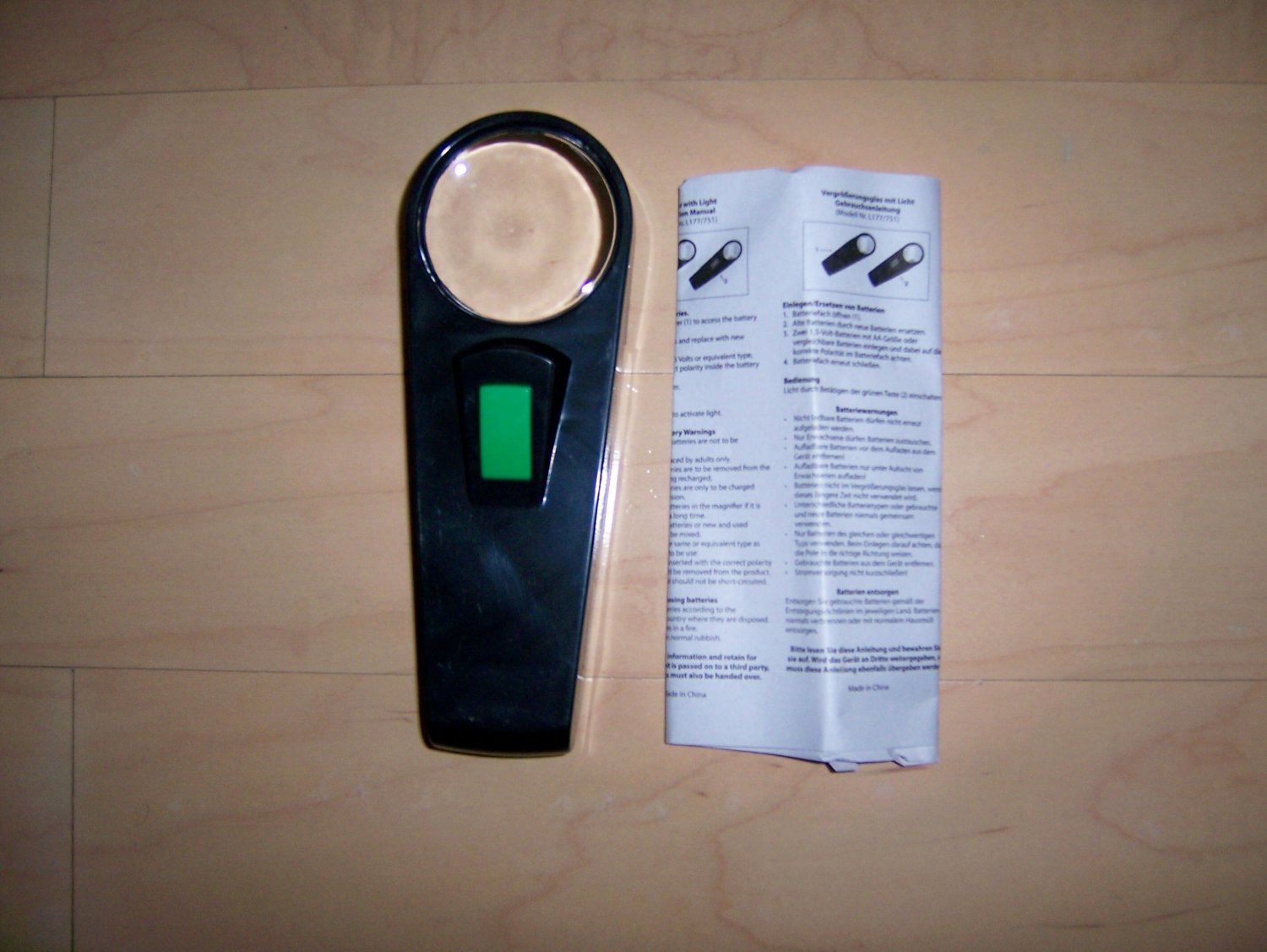 Magnifier With Light & Instructions in 5 Languages BNK710