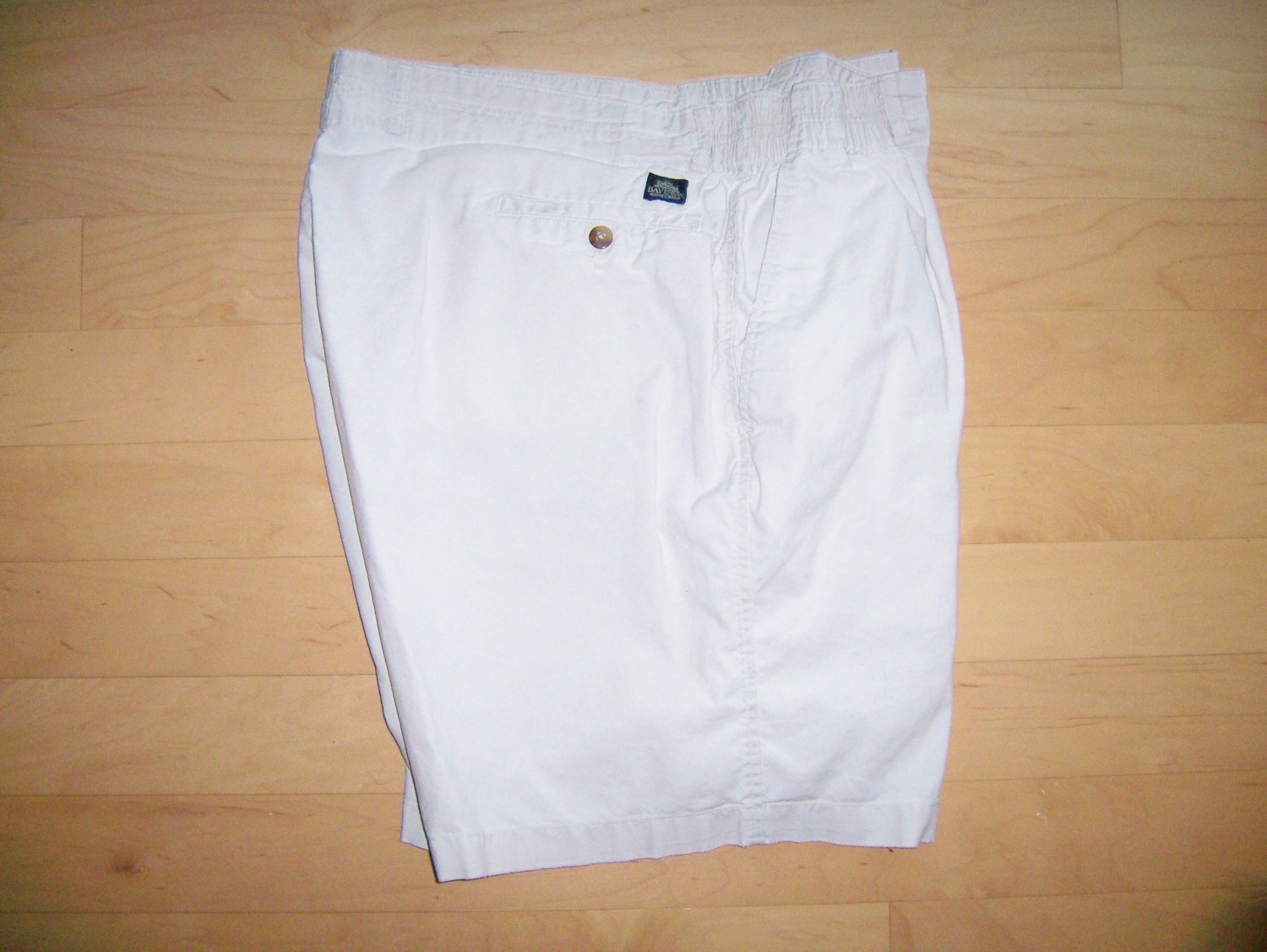 Men's Shorts Creame Color Size 42 by Bay To Bay BNK760