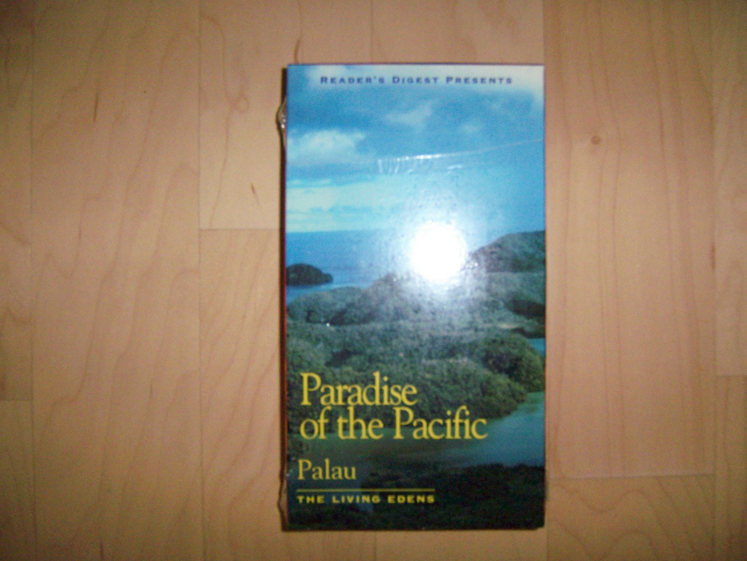 VHS Paradise Of The Pacific Palau The Living Edens BNK811