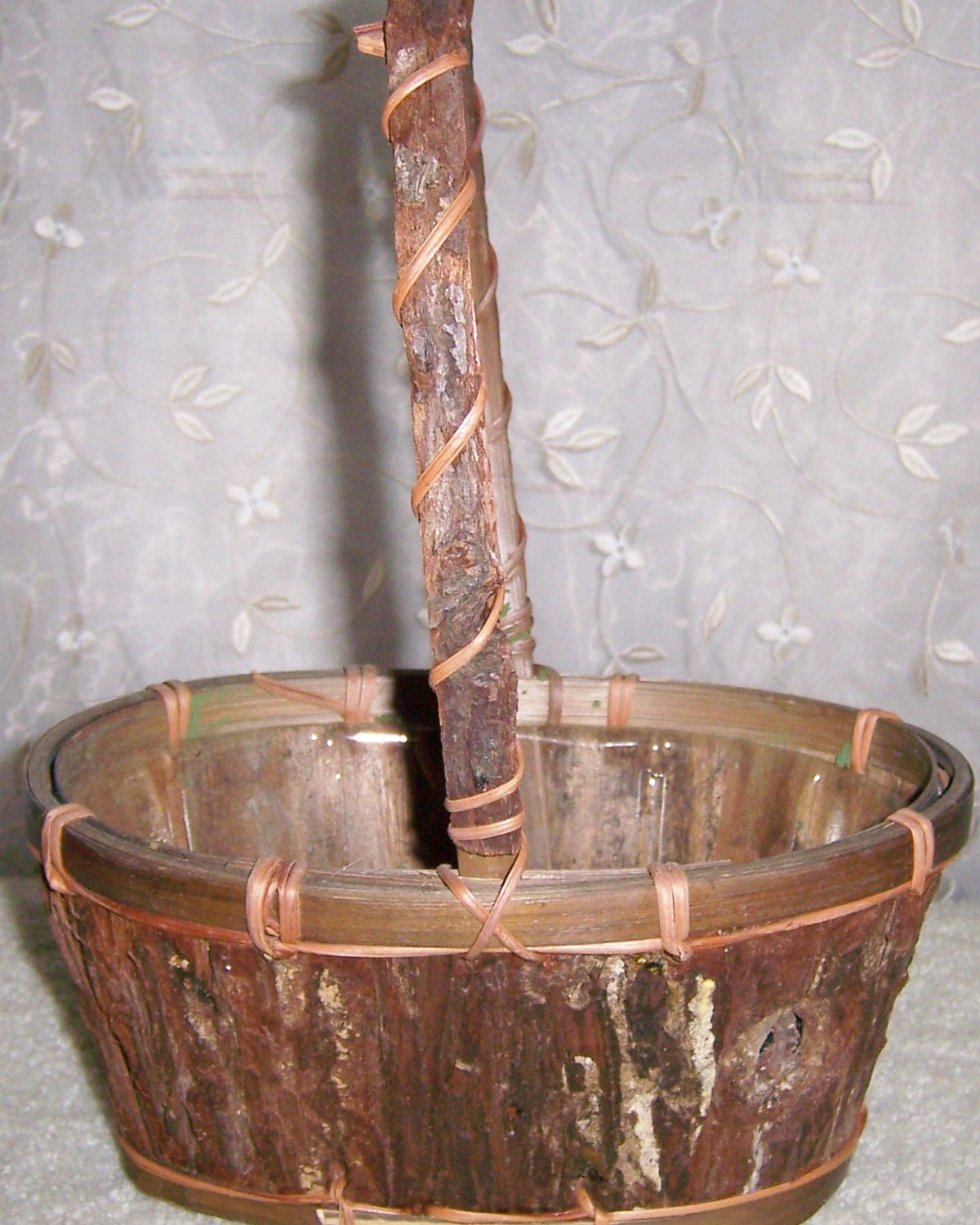 Brown Basket w Wood Grain Also Has Plant Insert BNK915