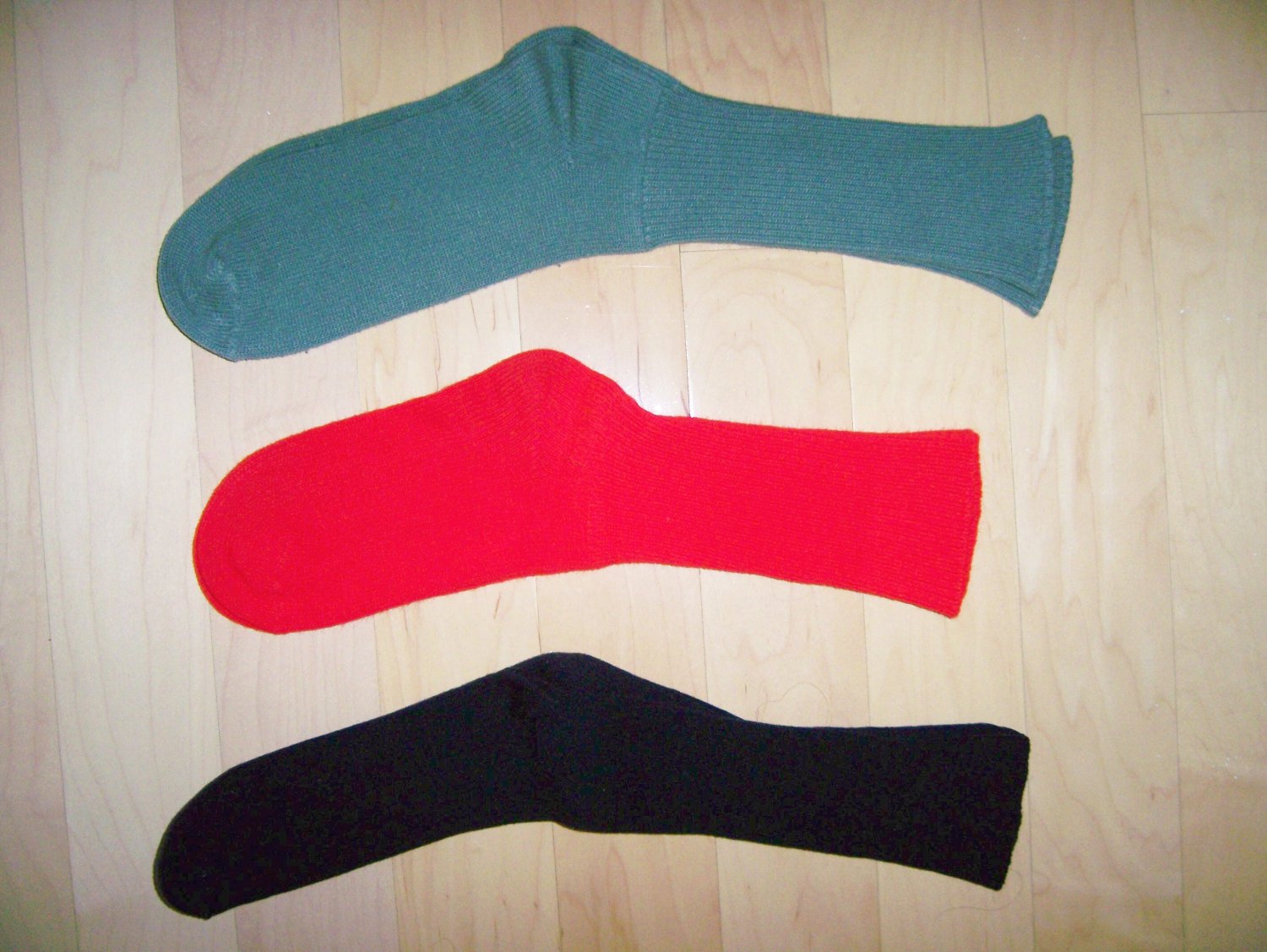 Men's Socks Cotton 1013 3 Pr Green-Red-Black BNK1044