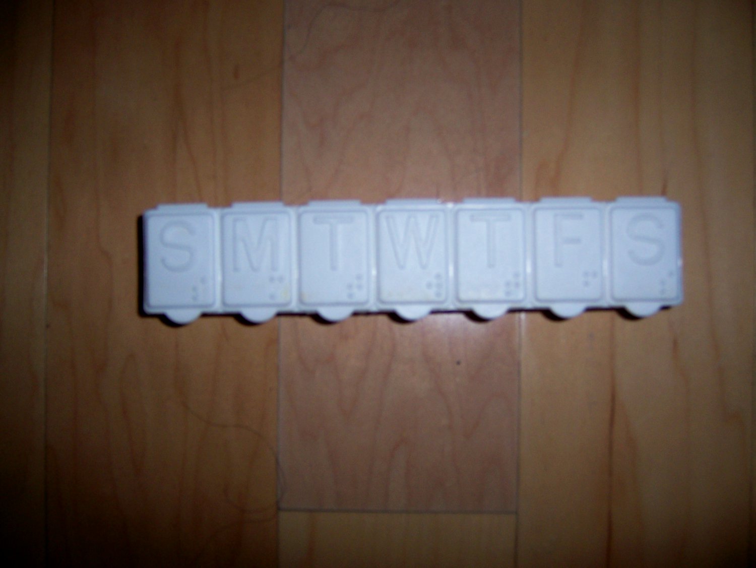 Weekly Divided Pill Box H/D Plastic Snap Shut BNK1143