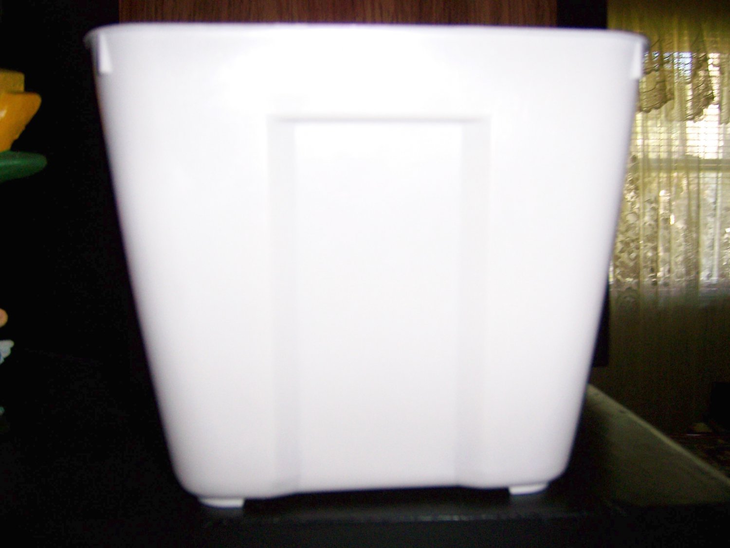 Ice Bucket Storage 7x6 with 30 1"balls To Freeze BNK1179