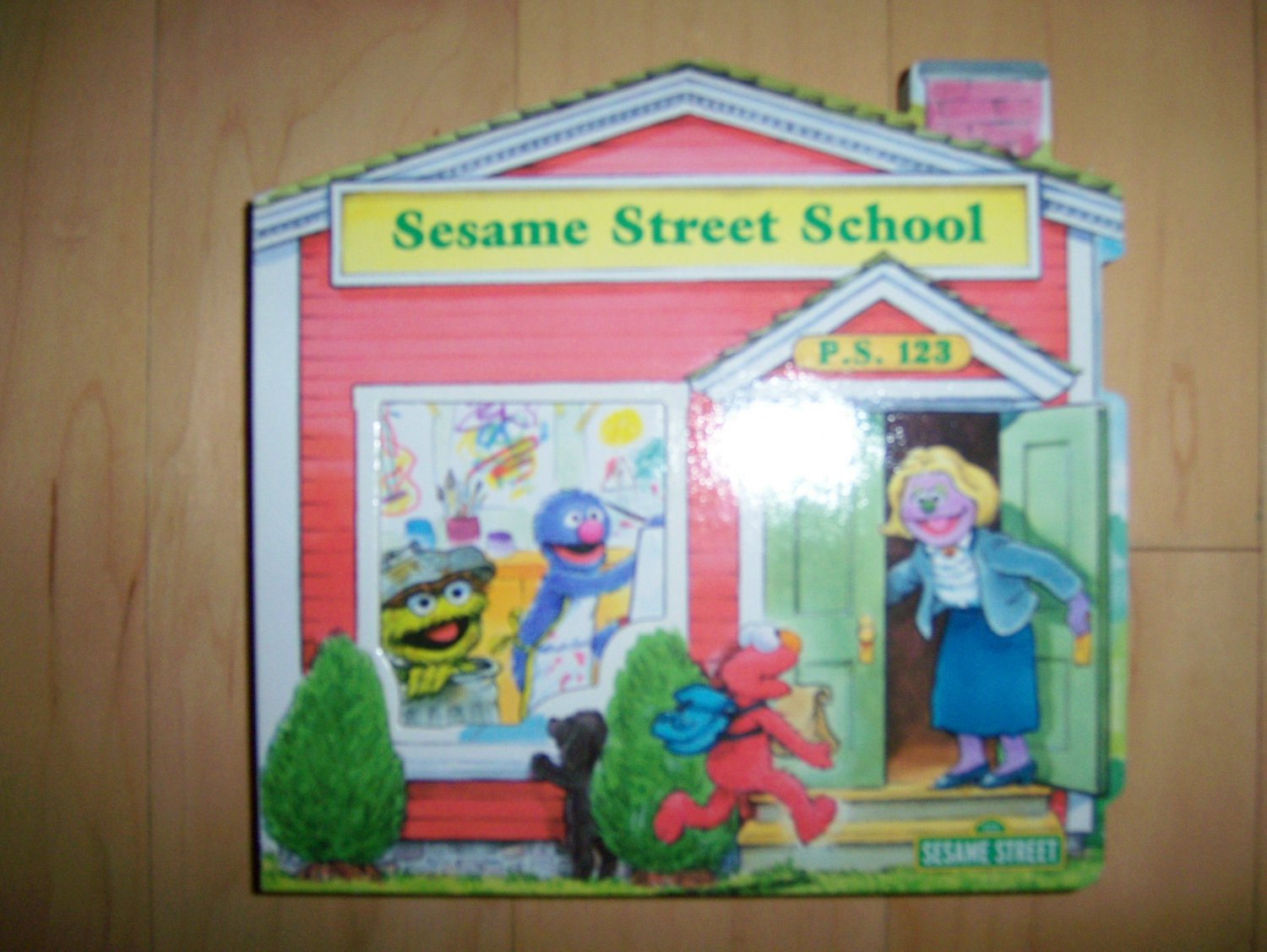 Sesame Street School Fully Illustrated BNK1512