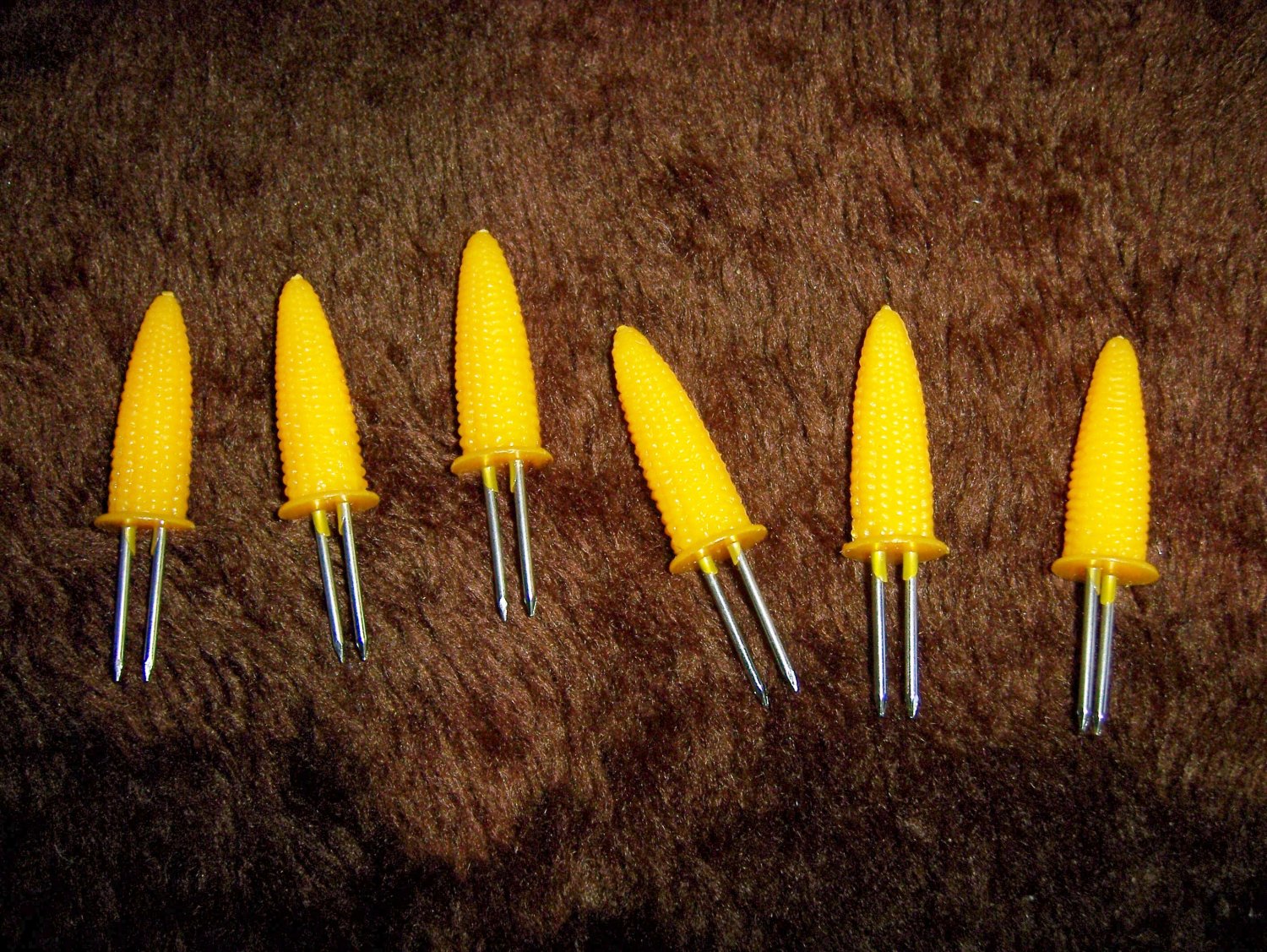 Corn Cob Holders/Servers Set Of Six BNK1597