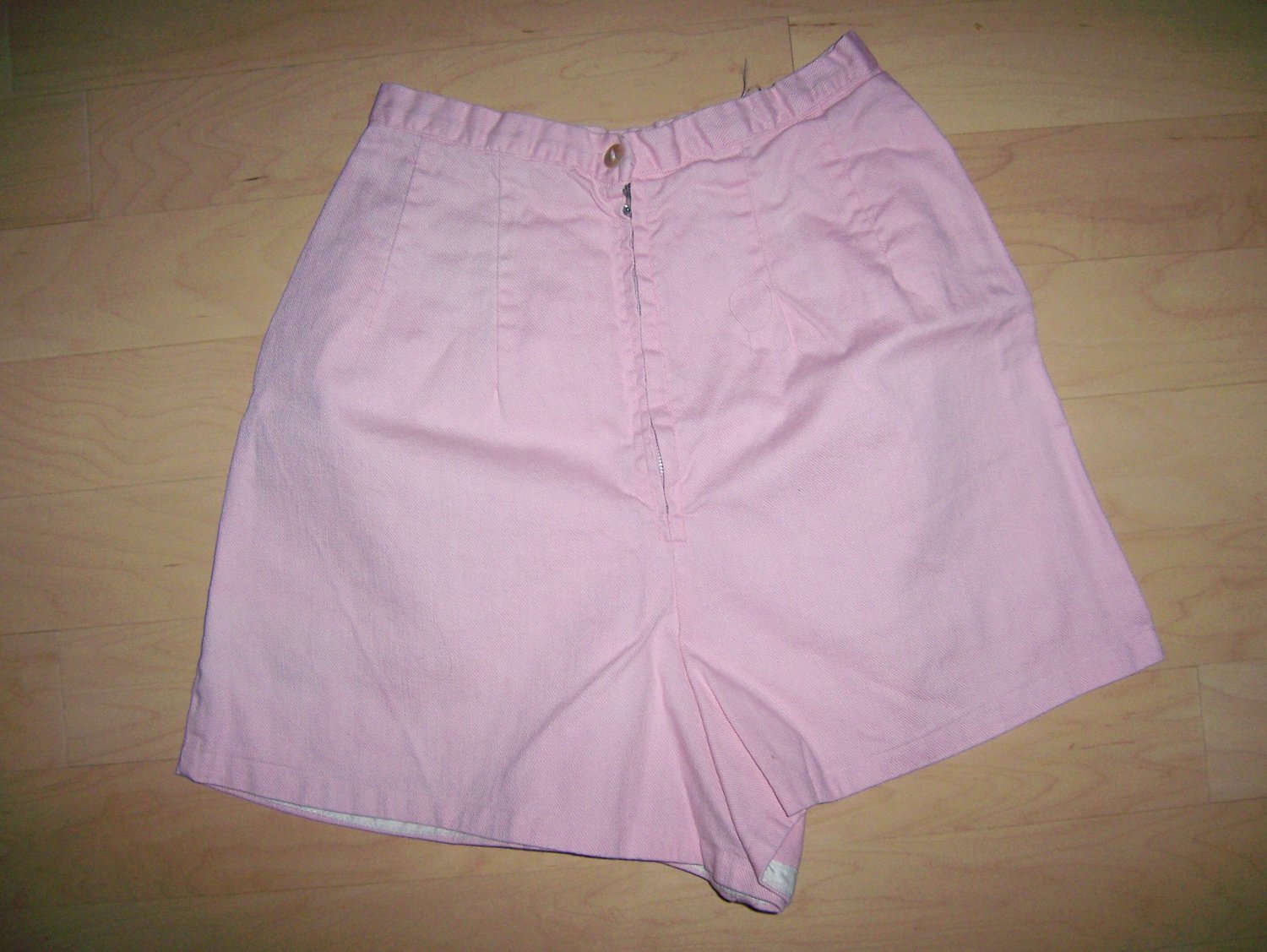 Misses Shorts Size 8 Pink w Front Zipper16" Long BNK1613