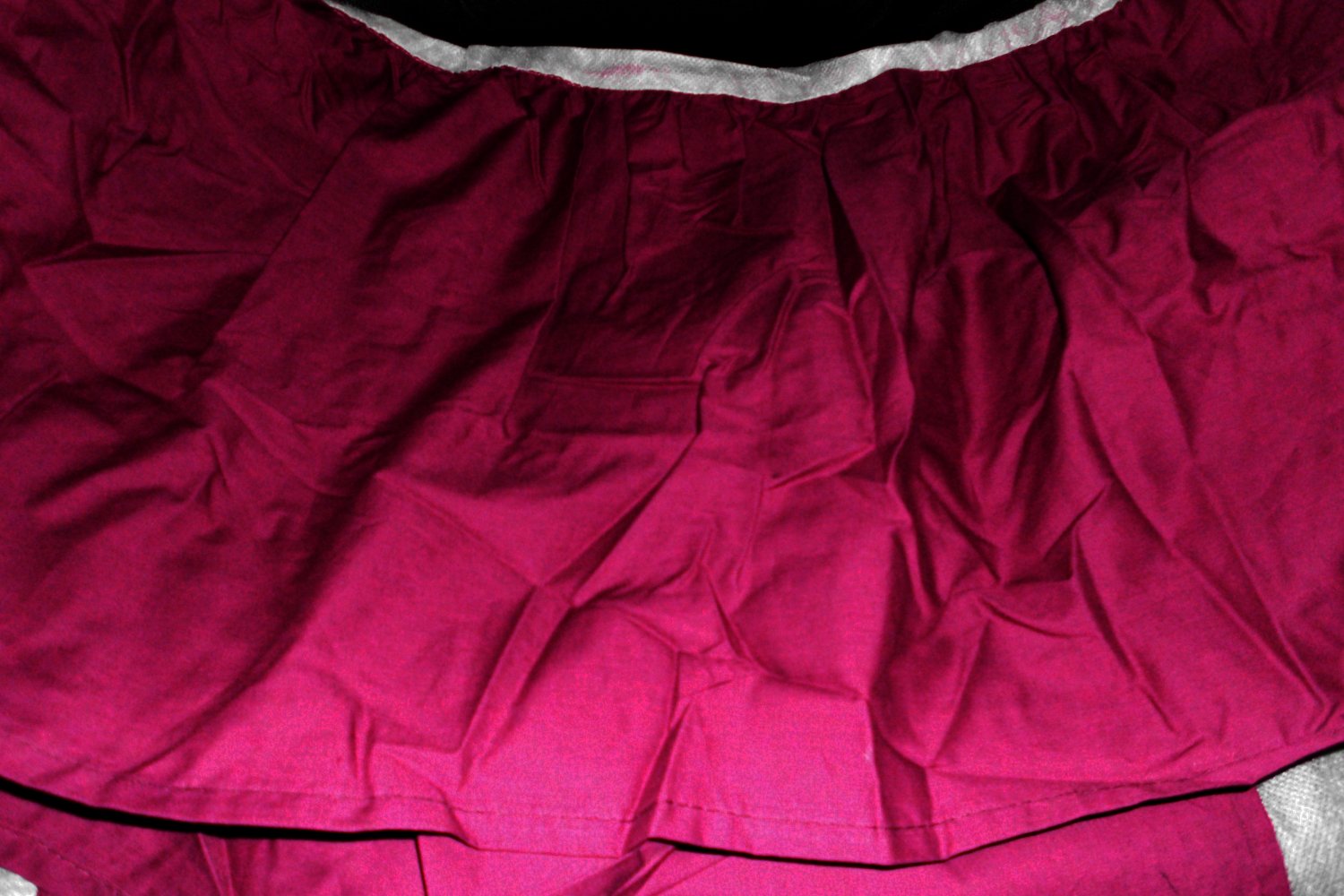 New QUEEN Scenario Bedskirt WINE