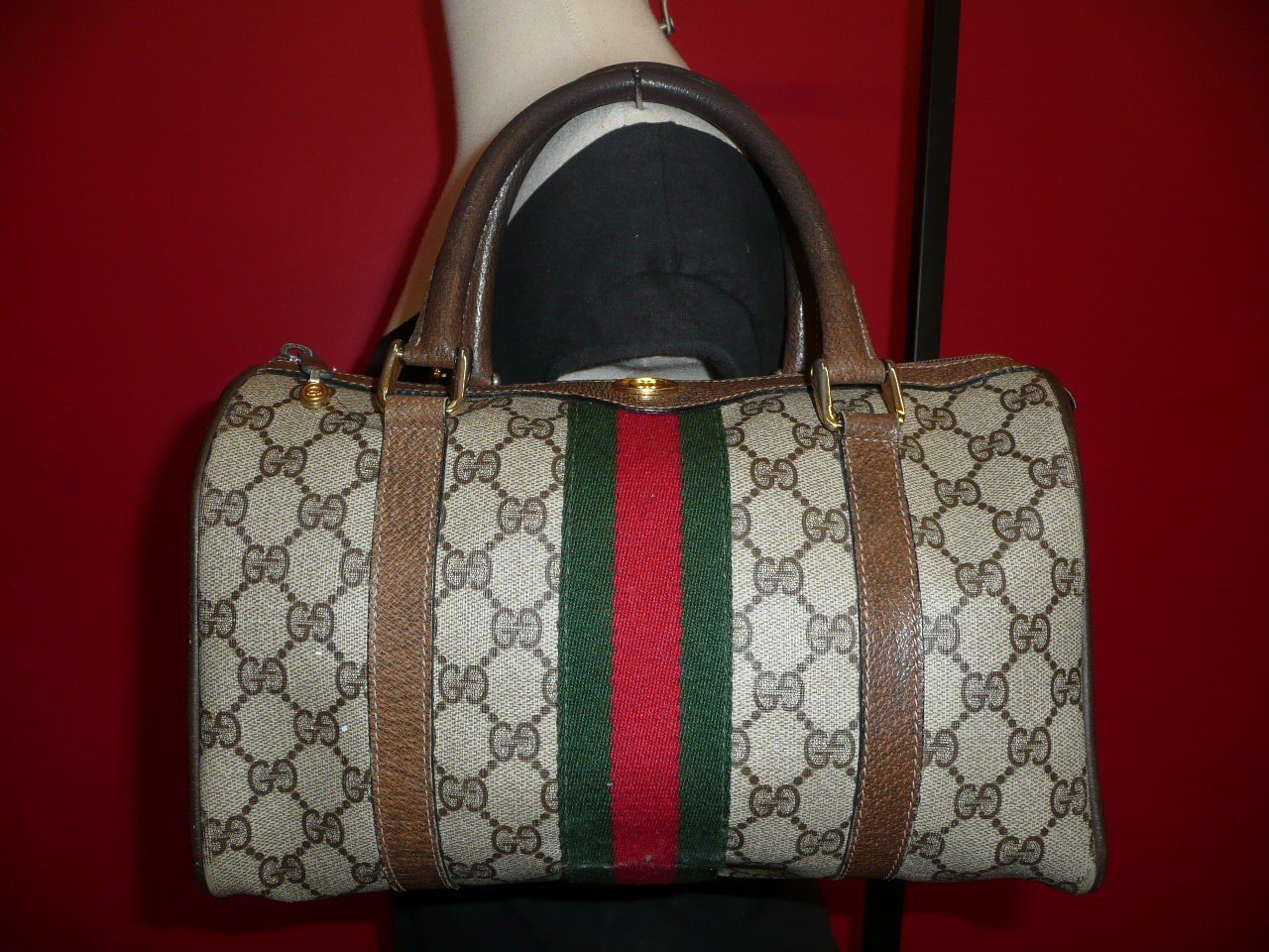 AUTHENTIC VINTAGE GUCCI GG SHELLEY DOCTOR HAND BAG
