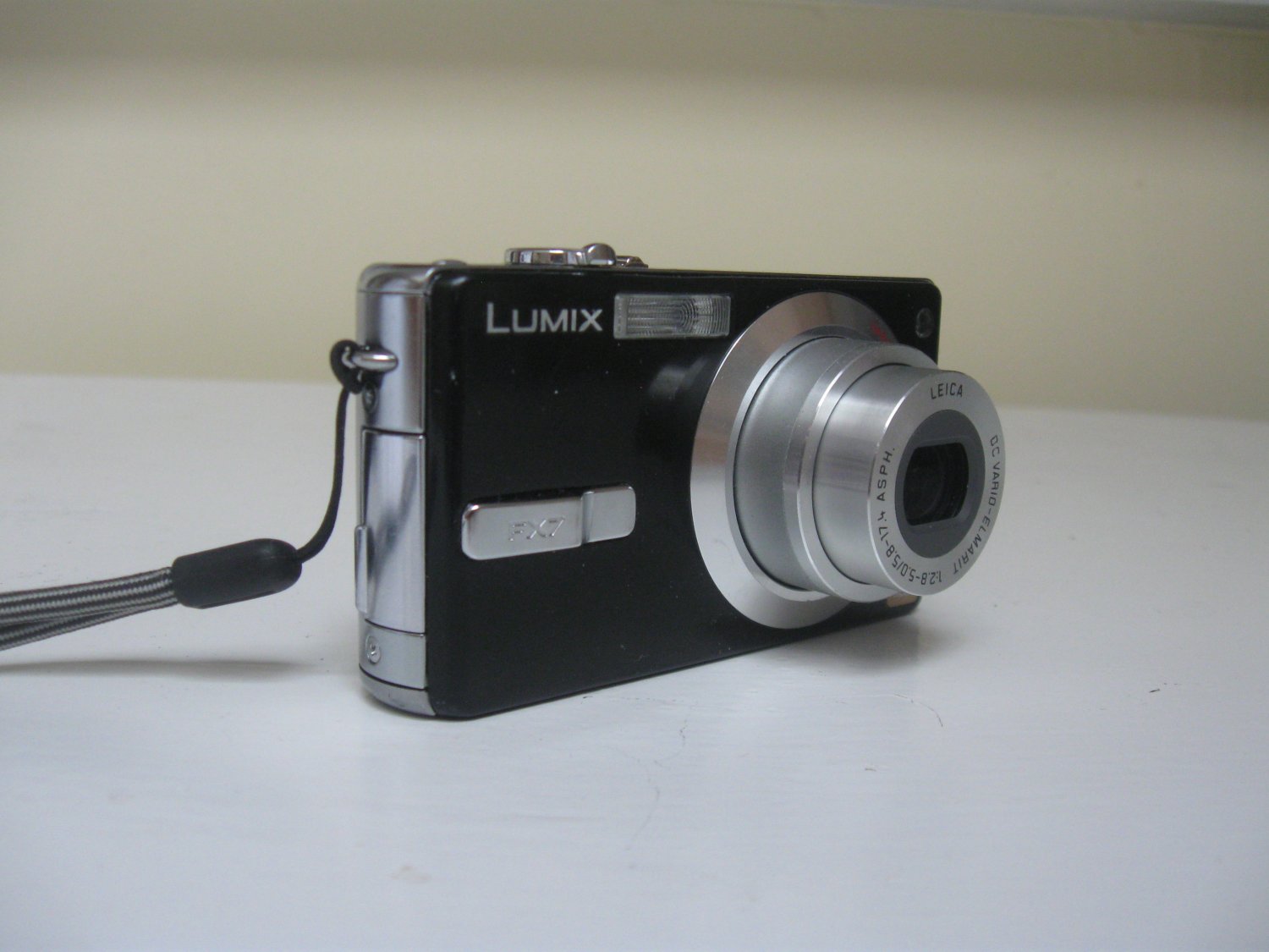 Panasonic Lumix DMC-FX7 -Black