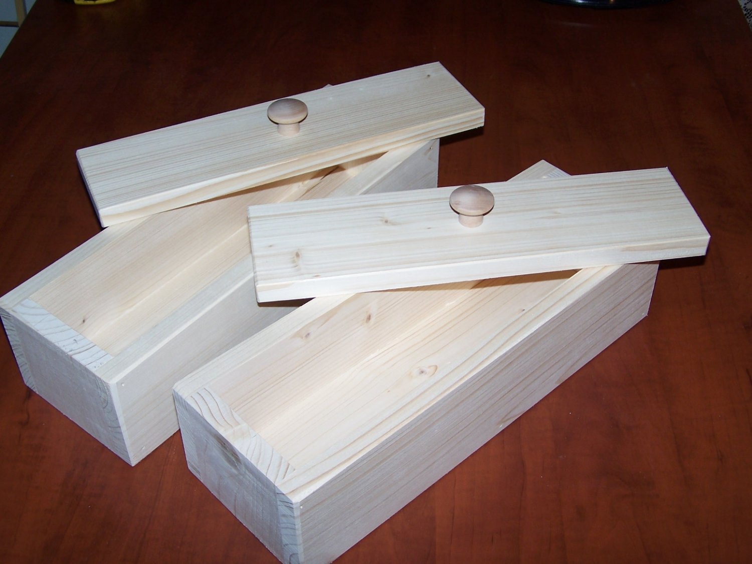 A LOT OF 2 WOOD WOODEN SOAP MOLD TO MAKE 4-5 LB LOAF