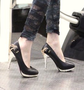 Metal Chain Embellished High Heel Pumps sz 4.5-7 (CD11052235)