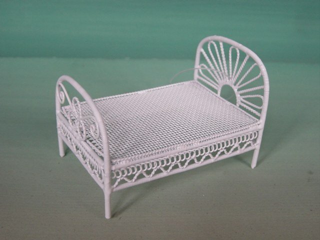 Iron Wire Crafts Bed