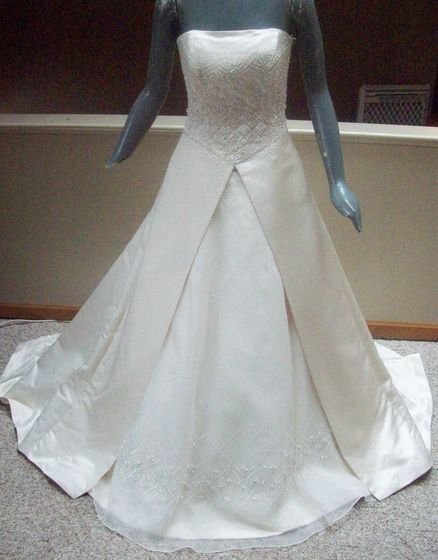 NWT Maggie Sottero A line Creme Gown