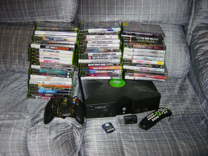 Xbox System With 50 games 1 Controller DVD Kit Memory Card