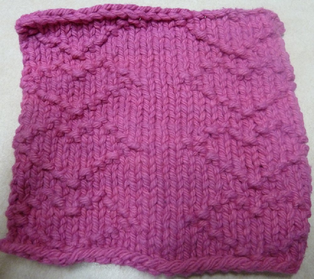 Knitted Serviette Pattern: Dainty Hearts