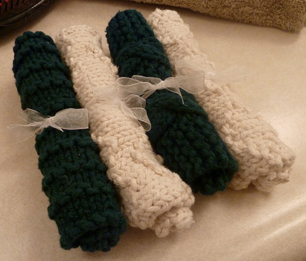 Dark Green and Beige Slightly Damaged Serviettes