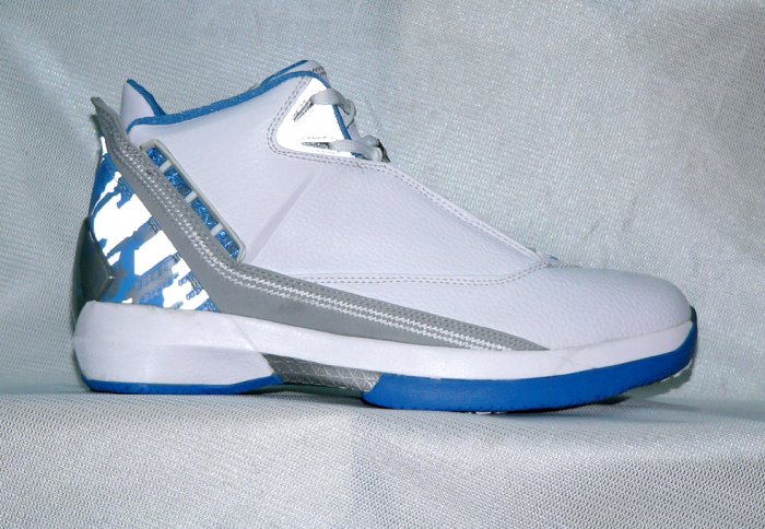 Mens Jordan XXII in White/Blue/Grey