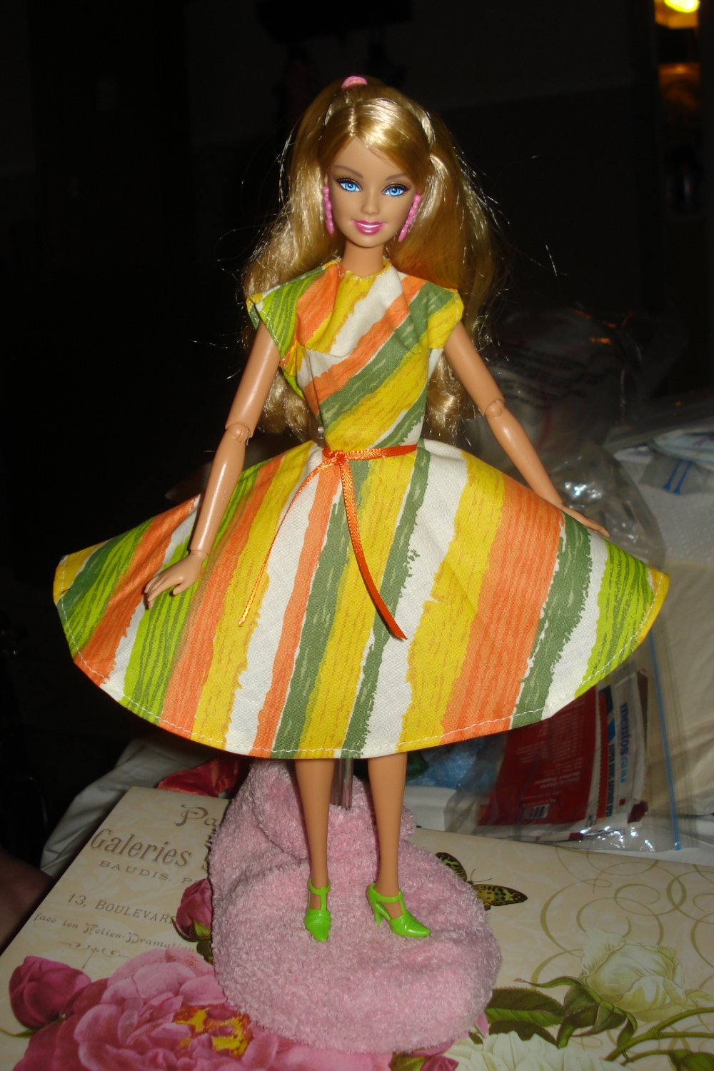 Circular skirt dress in bright print for Barbie - ed12