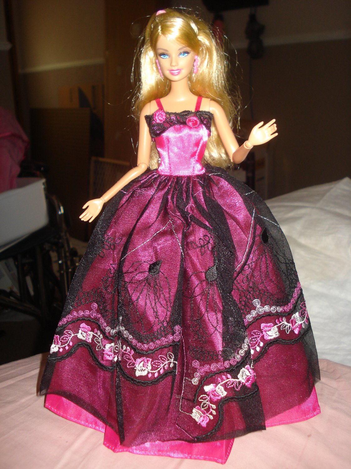Silkstone Barbie black and hot pink formal dress - ef02