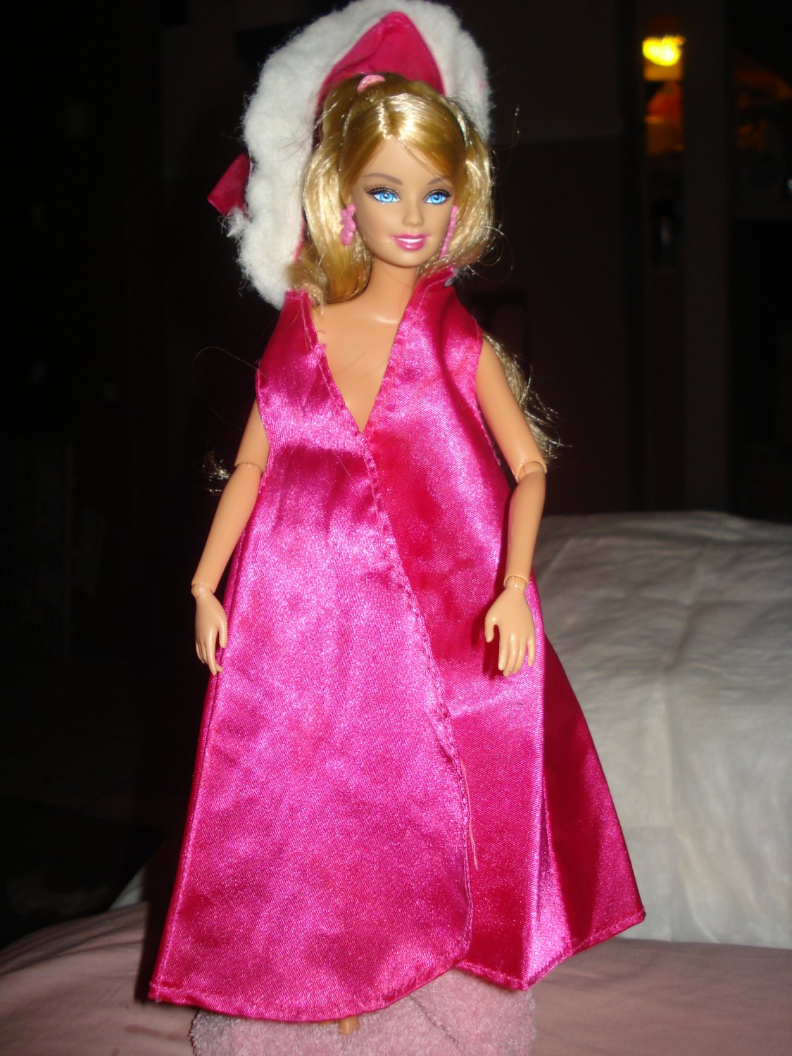 Vintage hot pink cape with white fur trimmed hood for Barbie - ev05