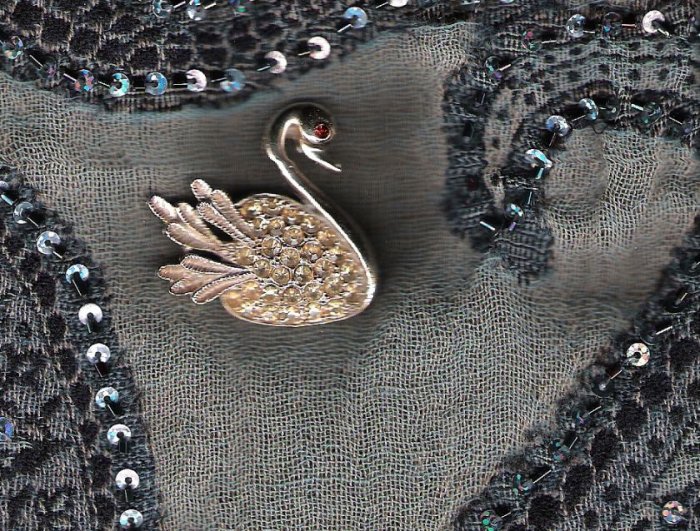 Swan Pin