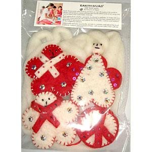 Set of 4 Felt Wool Ornaments With 8 Feet Of White Wool Garland