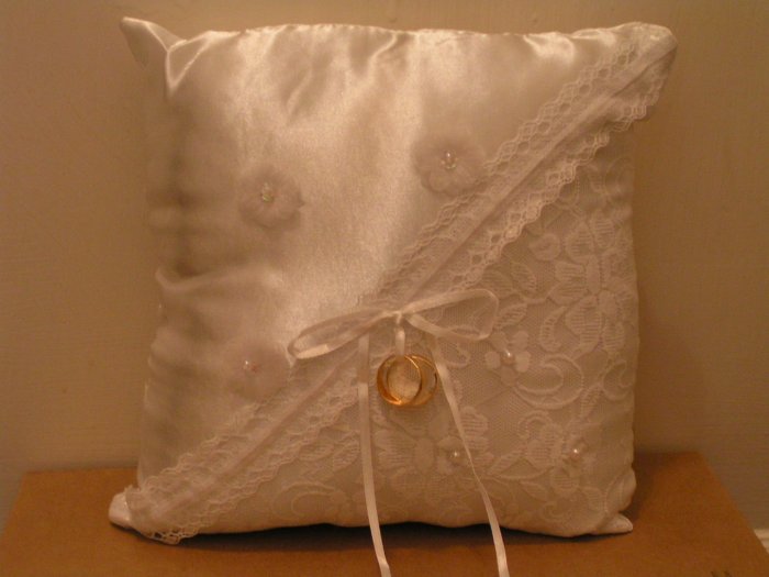 WEDDING/RING PILLOW - FREE SHIPPING
