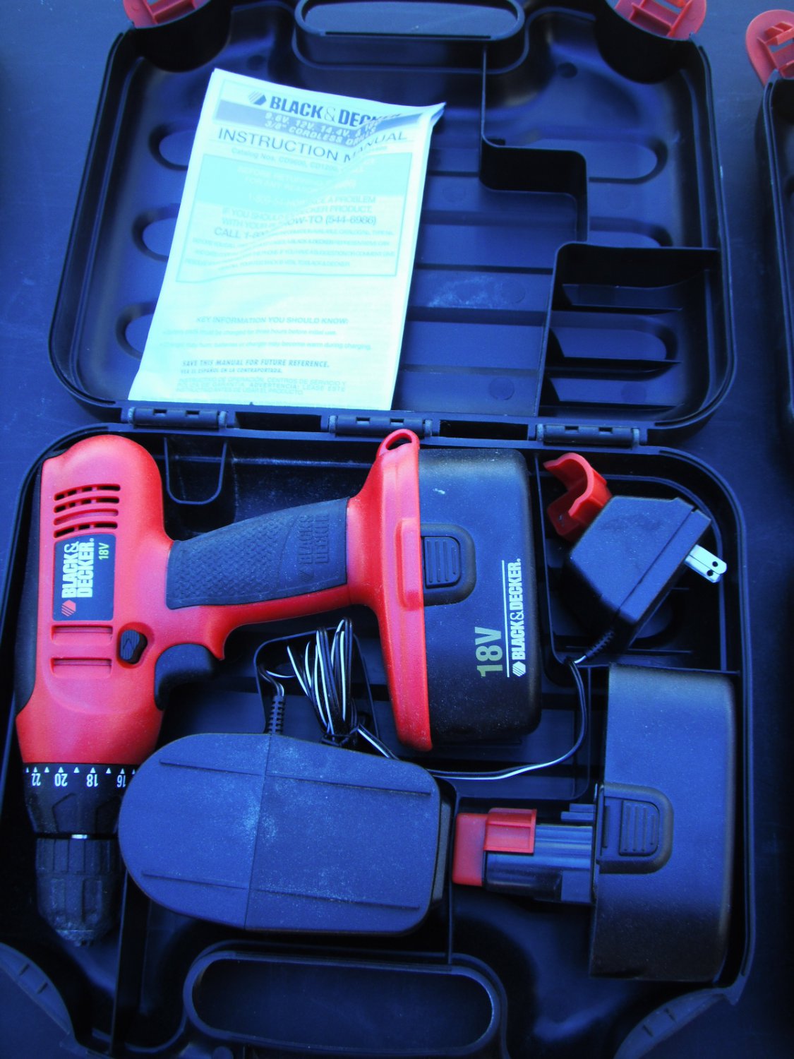Black & Decker 18v Cordless Drill/Driver Kit CD1800