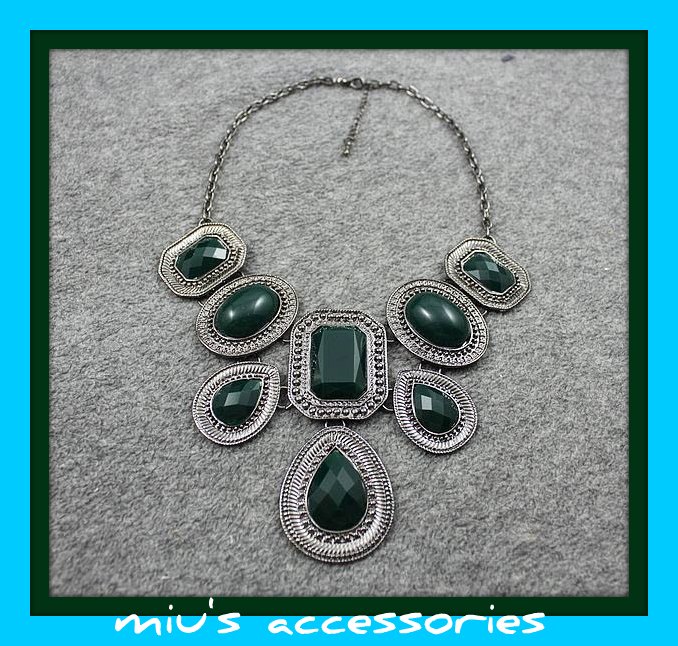 Miu's Faux Emerald Chunky 38cm Collar Necklace (mis.9)