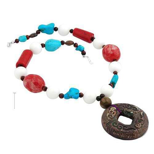 Majestic Brand New Necklace