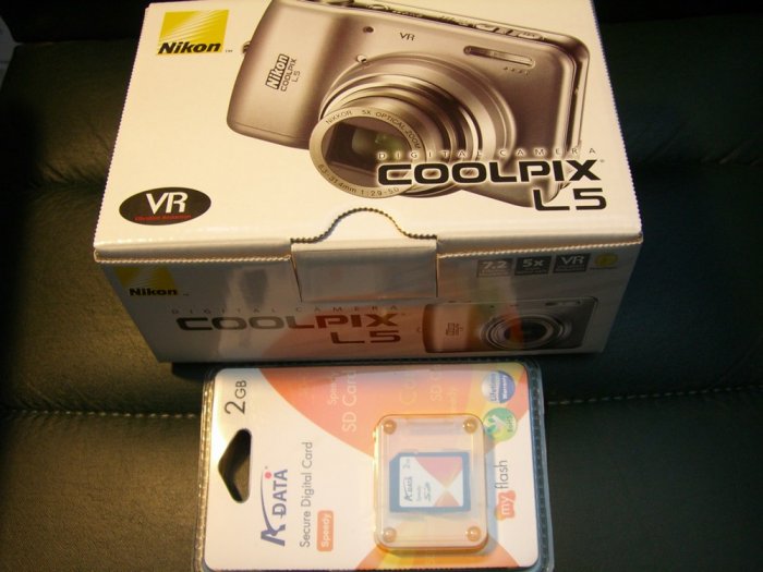 New Nikon L5 Digital Camera + 2gb